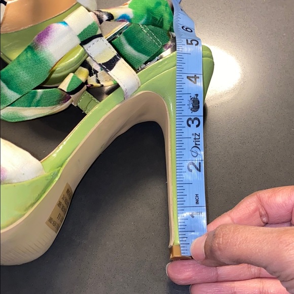 New Charming Charlie Green Heeled Platform Sandals - Picture 11 of 12